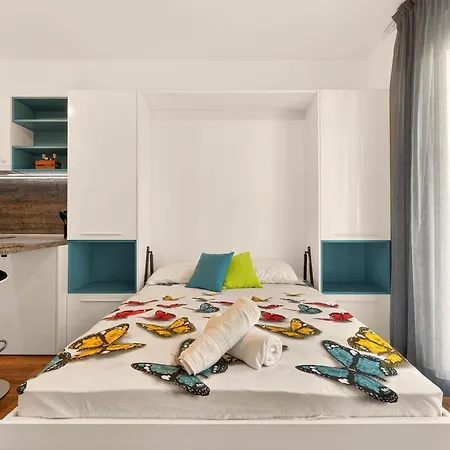 Didi's Stylish - Seaview & Pool Backyard Varna