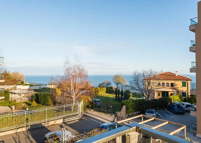 Daire Didi's Stylish - Seaview & Pool Backyard Varna