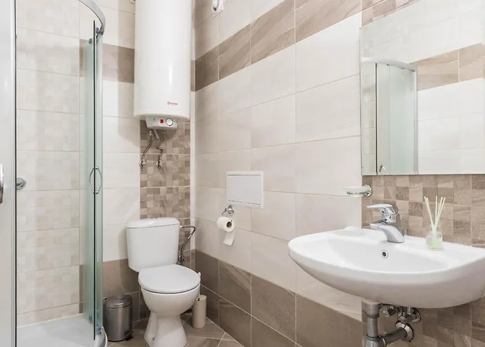 Didi's Stylish - Seaview & Pool Backyard Апартамент