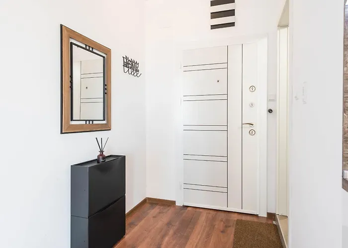 Didi's Stylish - Seaview & Pool Backyard * Varna