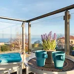 Didi's Stylish - Seaview & Pool Backyard Apartamento *