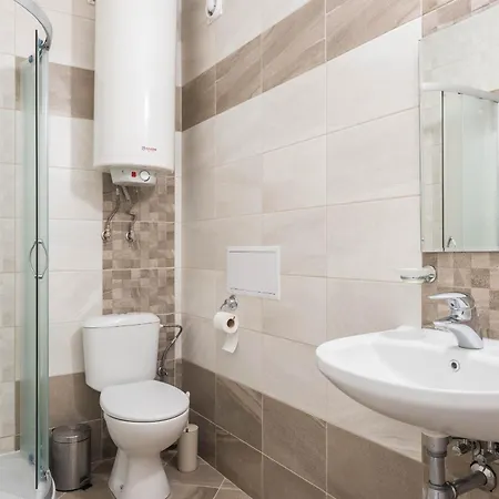 Didi's Stylish - Seaview & Pool Backyard דירה