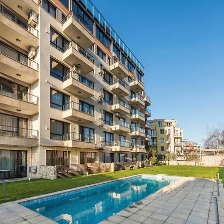 Apartment Blue Mirage - Seaview & Pool Backyard *