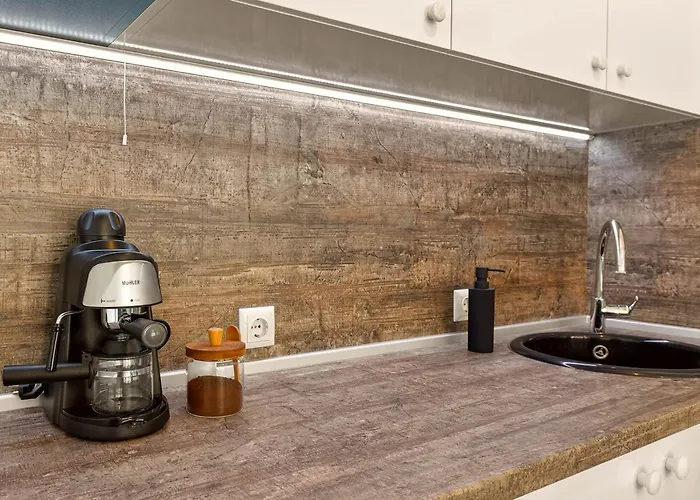 Didi's Stylish - Seaview & Pool Backyard Варна