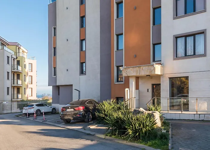 Didi's Stylish - Seaview & Pool Backyard Appartement Varna